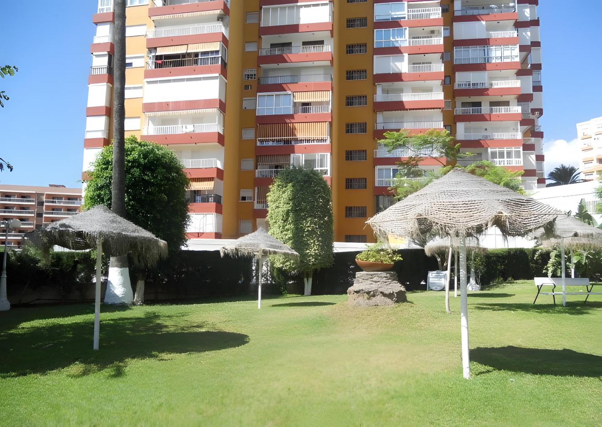 Next To Puerto Marina And The Beach Benalmadena Exterior photo