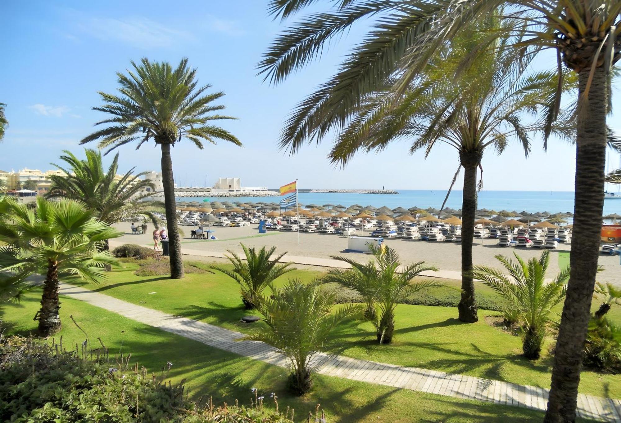 Next To Puerto Marina And The Beach Benalmadena Exterior photo
